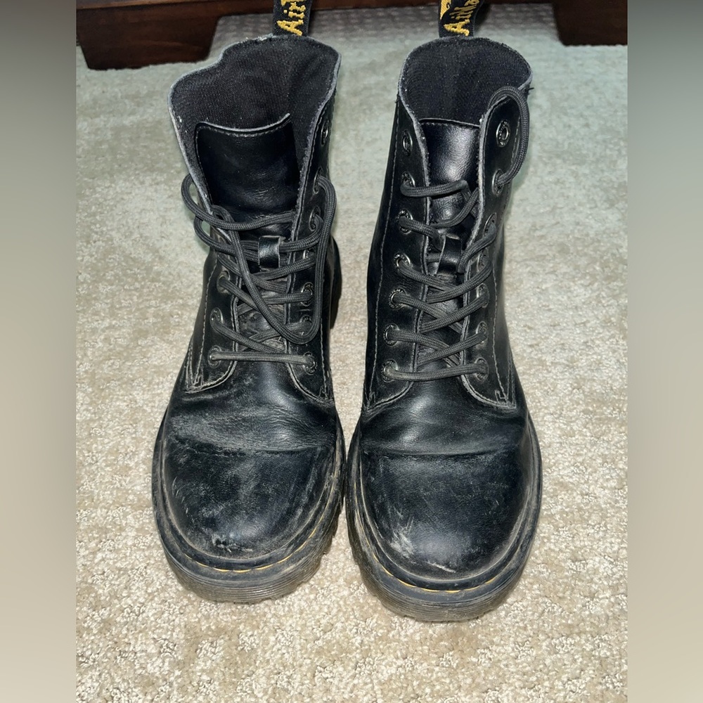 Doc Martens Womens 6